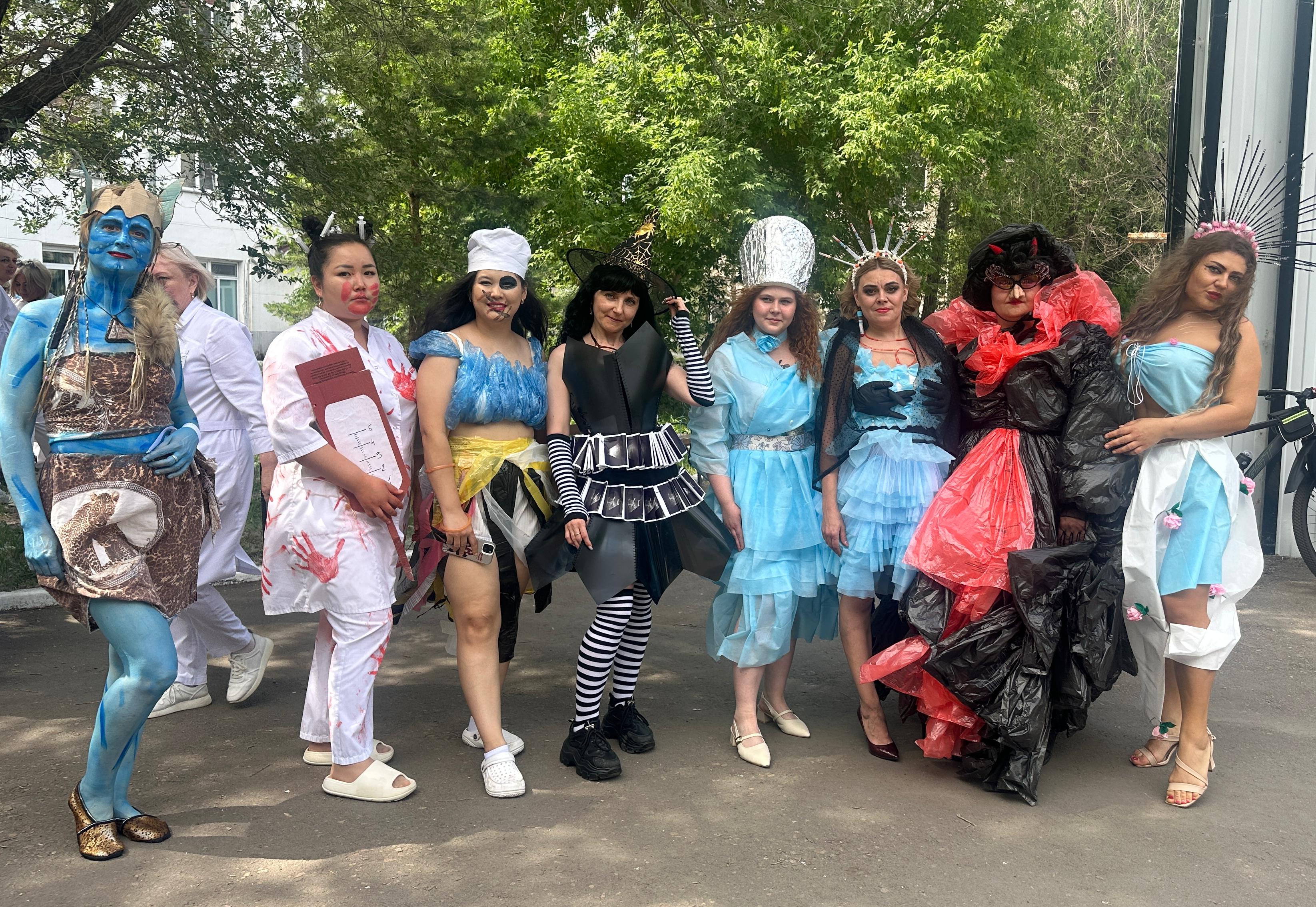 «Медицинадағы 13-ші жұма» костюмдер байқауы.